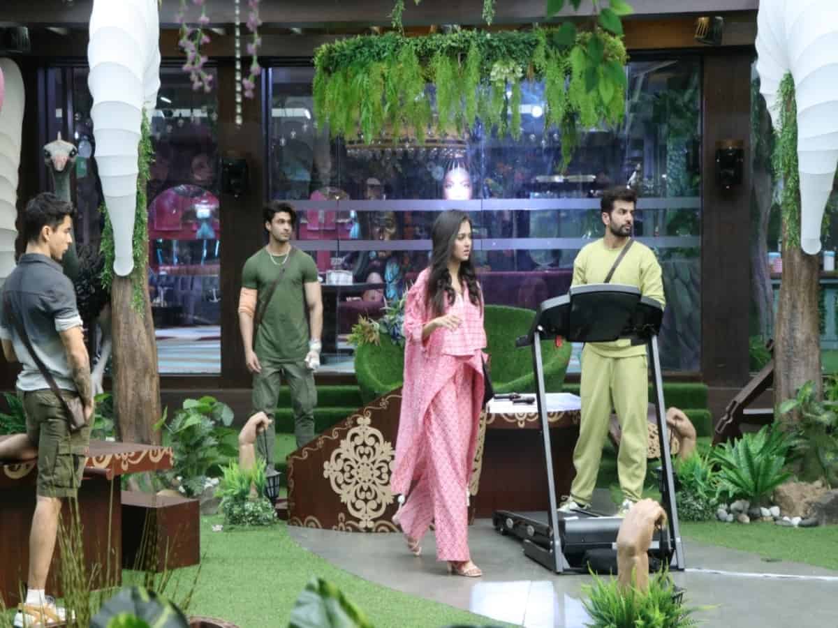 Bigg Boss 15: Is friendship of Jay and Tejasswi on the rocks?