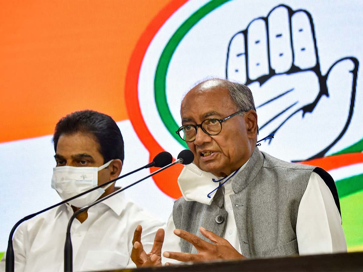 Crisis in Telangana Congress, Digvijaya Singh meeting dissidents