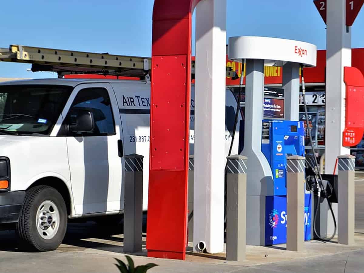 California average gas prices set new record for 2nd straight day