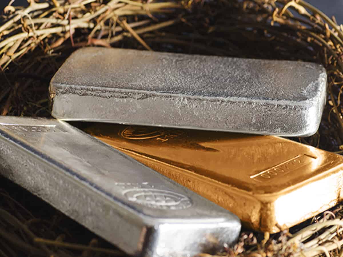 Gold declines Rs 119, silver tumbles Rs 517