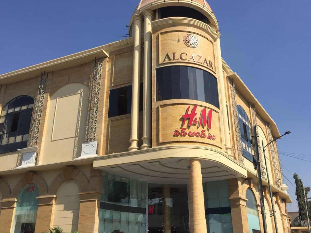 Two held for taking video of woman in trial room at Hyderabad mall