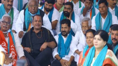 Revanth reddy along with congress leaders at Dharna Chowk (twitter)