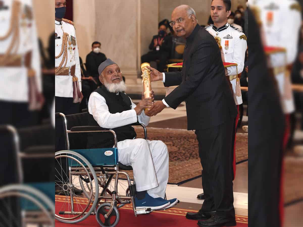 Social worker Mohammad Shareef receives Padma Shri award