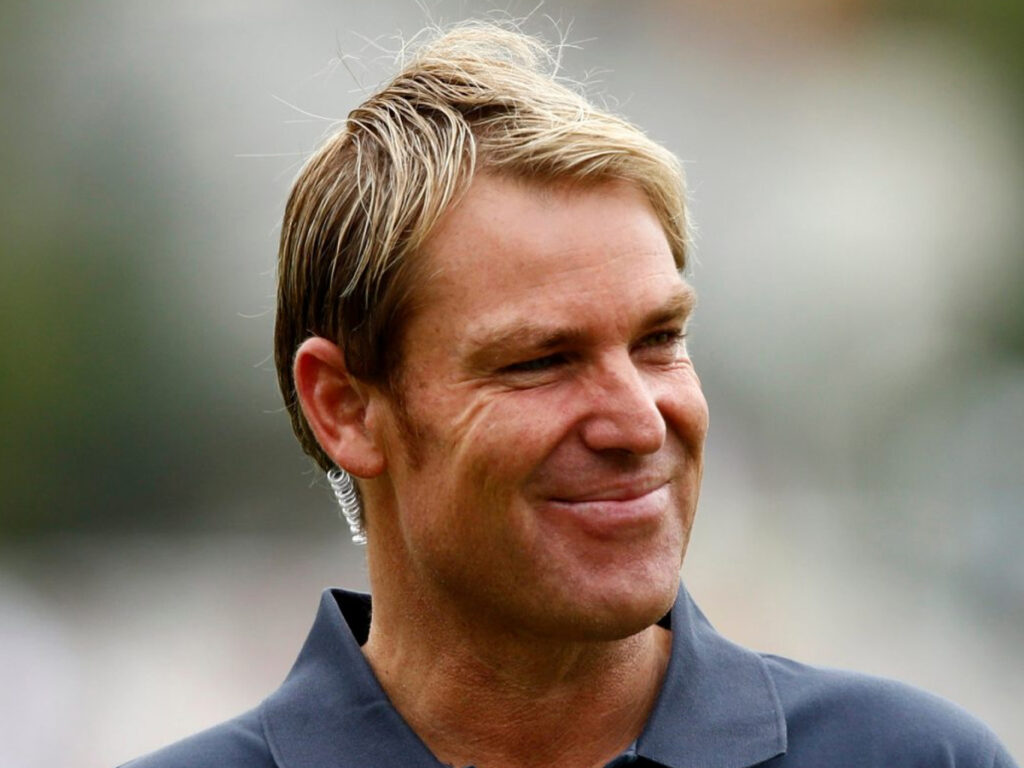 Warne suffers accident, says he is 'bit battered and bruised'