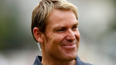 Warne suffers accident, says he is 'bit battered and bruised'
