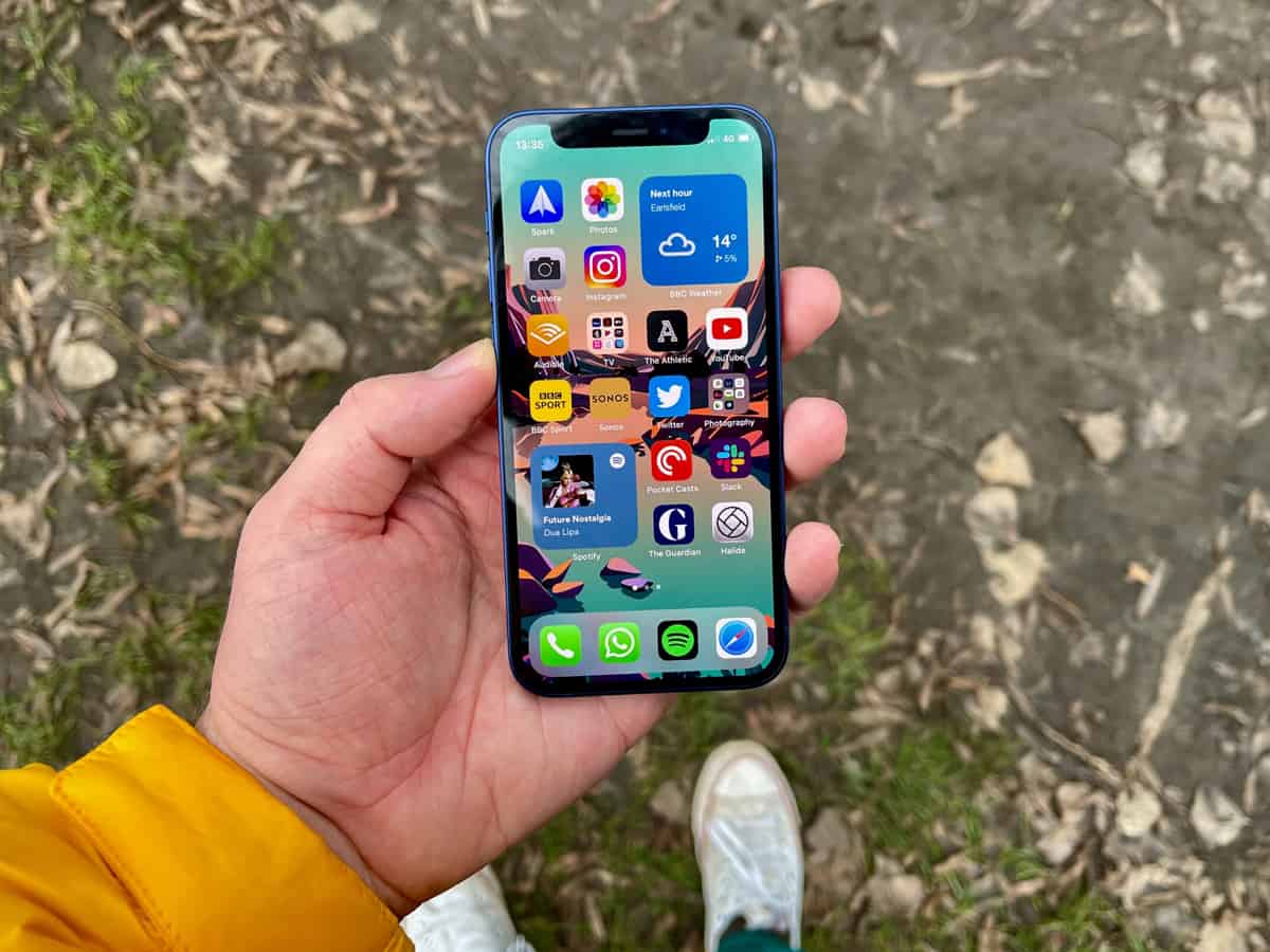 Global smartphone sales to end users down 6.8% in Q3: Gartner