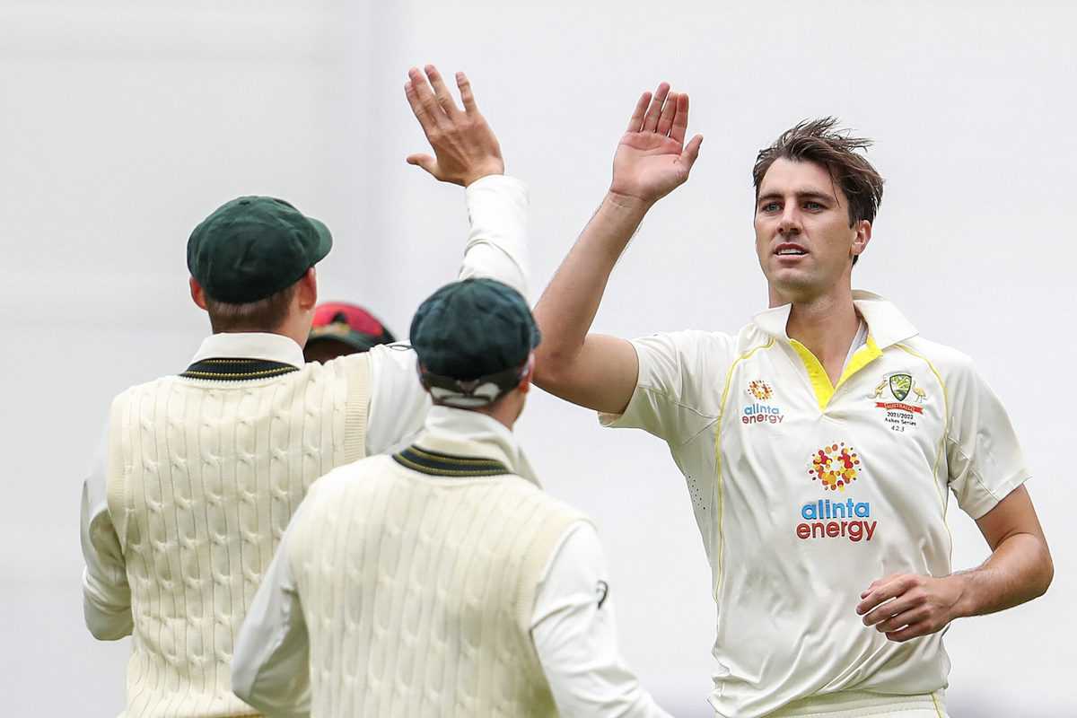 England slump to 128-6 at tea on 1st day of 3rd Ashes test