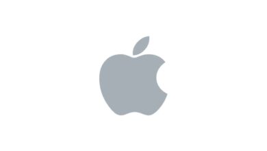 Apple delays office reopening, gives each worker $1,000 bonus