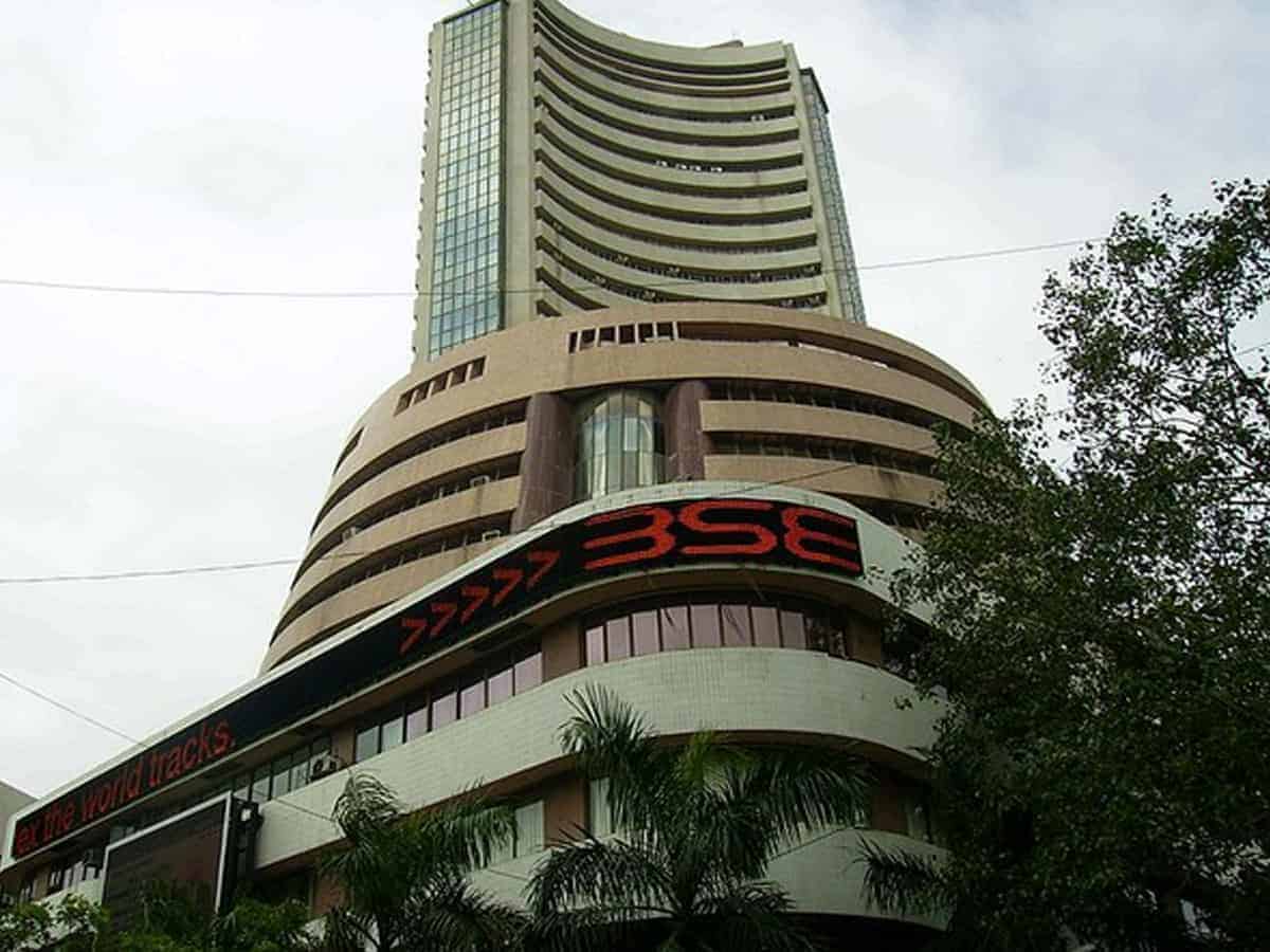 Sensex declines 104.33 points to 61,189.87 in early trade