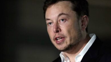 Elon Musk warns employees of potential SpaceX bankruptcy