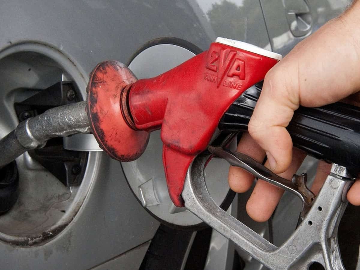 OMCs keep diesel, petrol prices unchanged on Monday