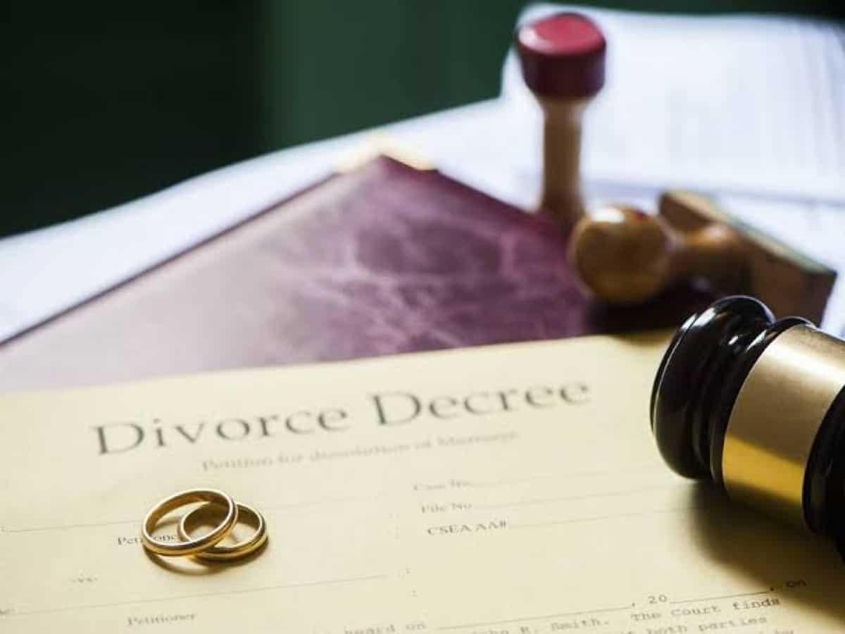 Saudi woman discovers she is divorced from her husband after his death