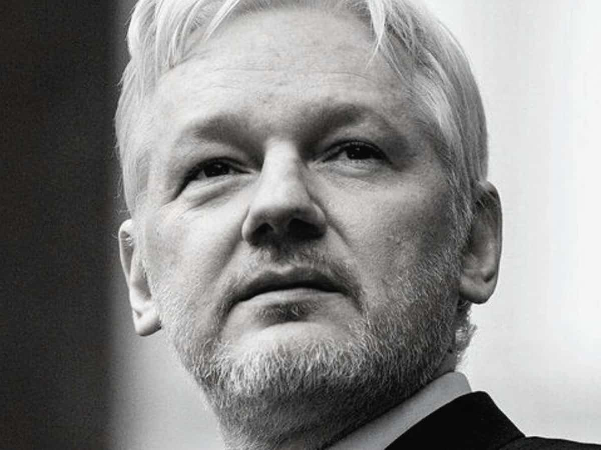 UK court overturns denial of US request to extradite Assange