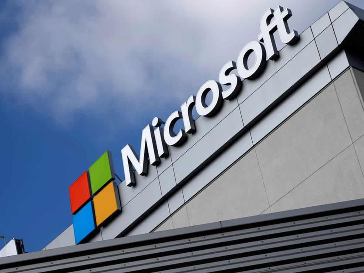 Microsoft fixes bug that shut down work emails on New Year
