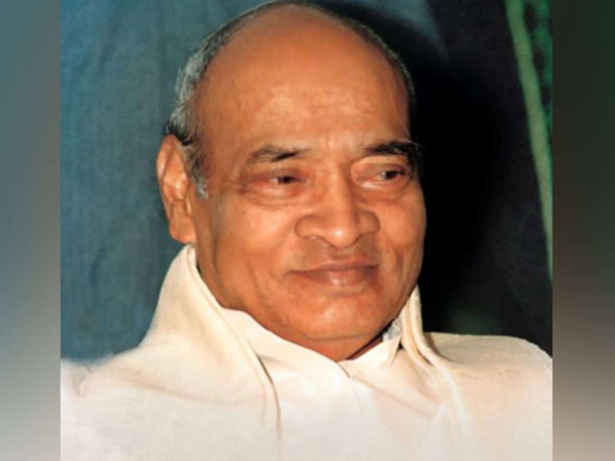 Tributes paid to former PM Narasimha Rao on death anniversary in Telangana