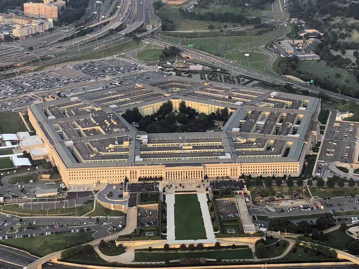 Pentagon issues rules aimed at stopping rise of extremism