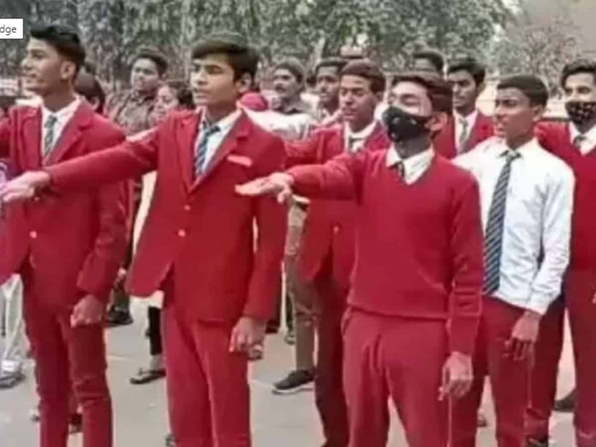 UP school kids made to take pledge for 'Hindu Rashtra'