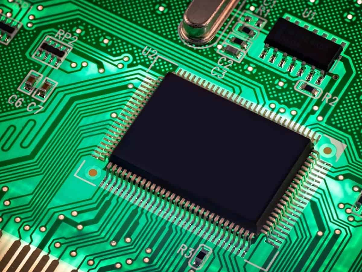 Growth prediction for memory chip market halved for next year