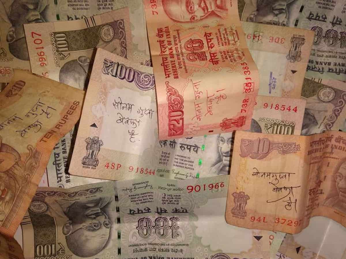Rupee slips 16 paise to 75.07 against US dollar in early trade