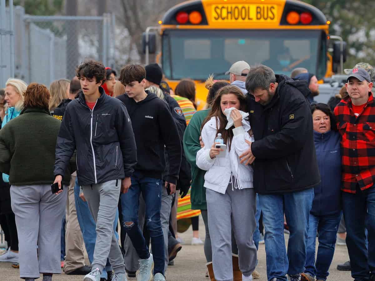 Authorities: Student kills 3, wounds 6 at Michigan school