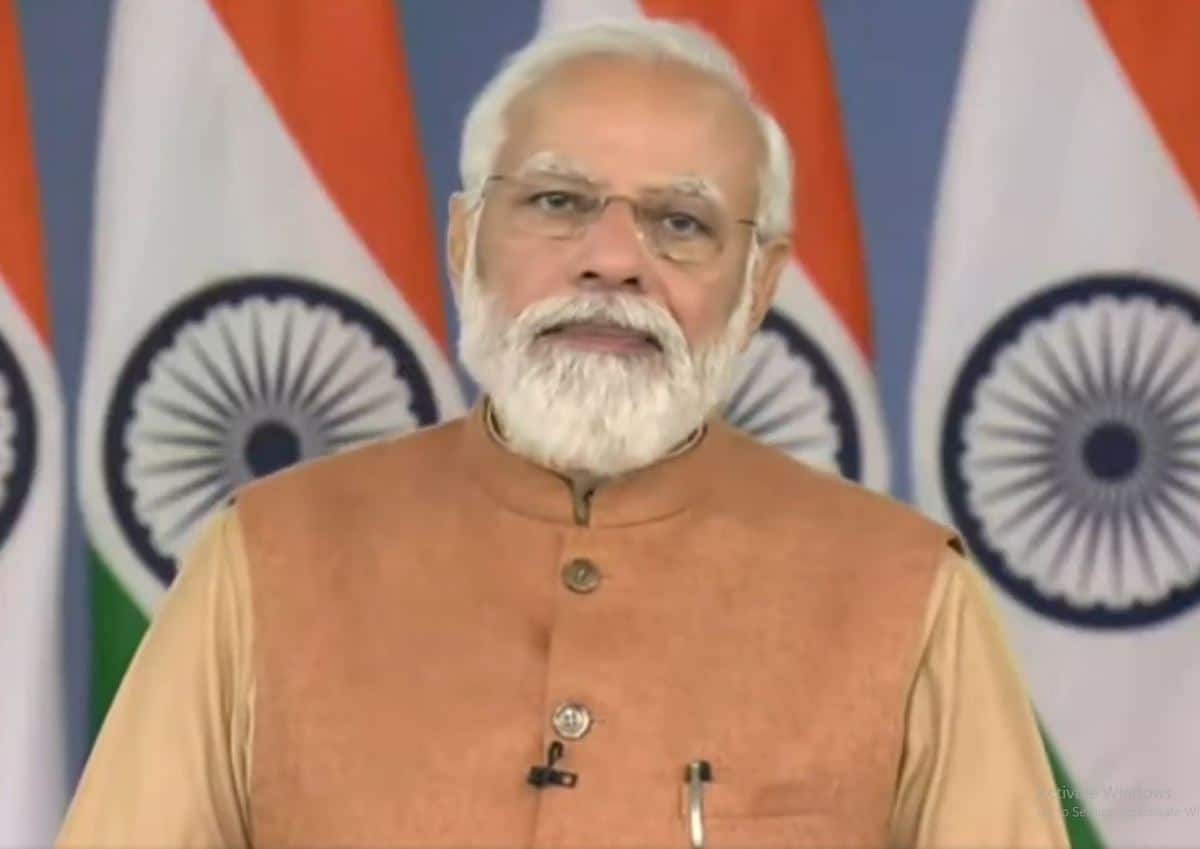Modi to transfer Rs 1,000 cr to 1.6 lakh SHGs in UP