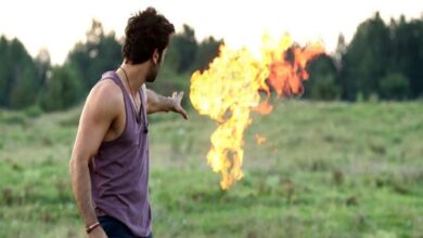 Ranbir Kapoor plays with fire in this viral photo
