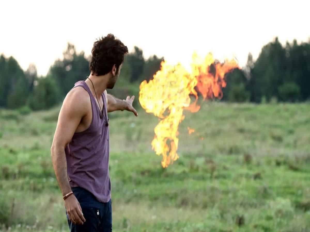 Ranbir Kapoor plays with fire in this viral photo