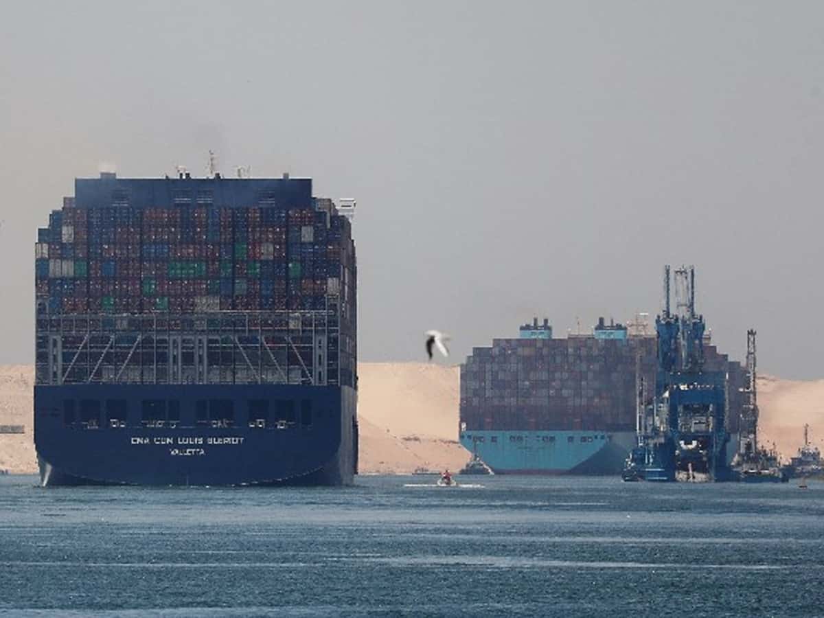 Suez Canal revenue hits record high 6 bn USD in 2021
