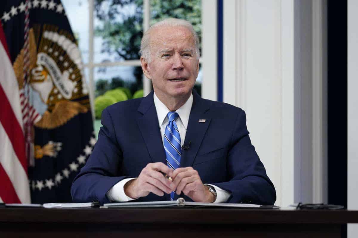 Biden conferring with Ukraine's leader over Russian buildup