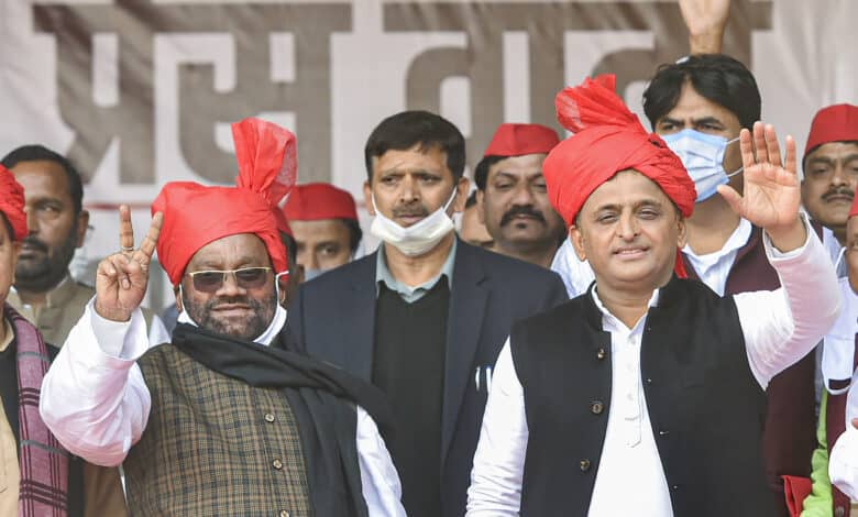 Swami Prasad Maurya lashes out at Akhilesh, may form his own party