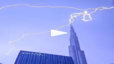 Burj Khalifa: Lightning strikes the World's Tallest Building.