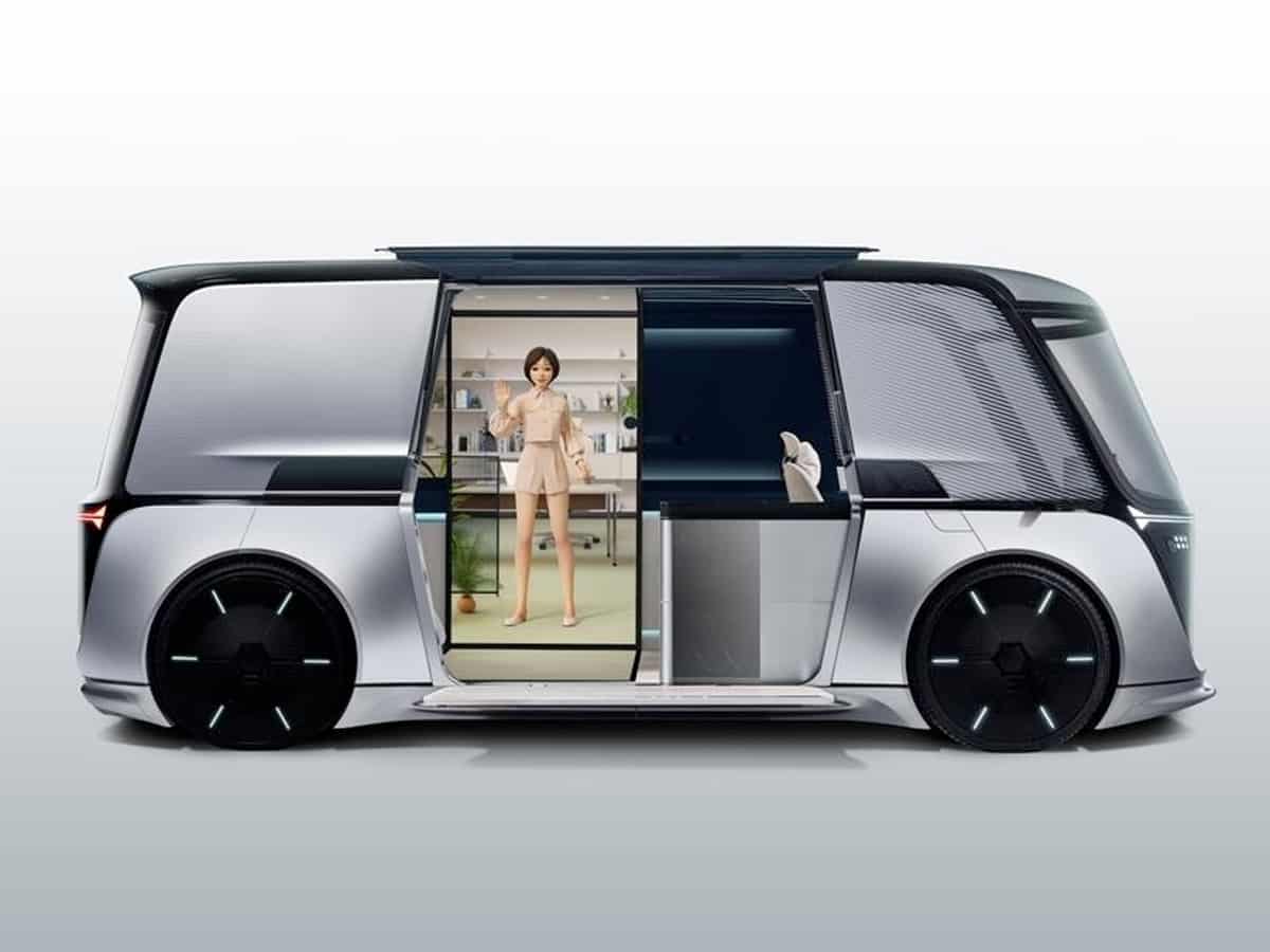 LG to unveil life-size self-driving concept car