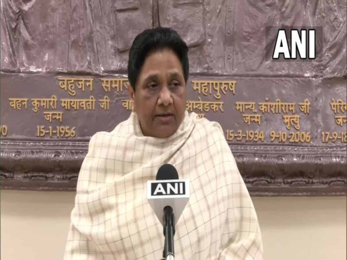 Mayawati comes out in support of Azam Khan