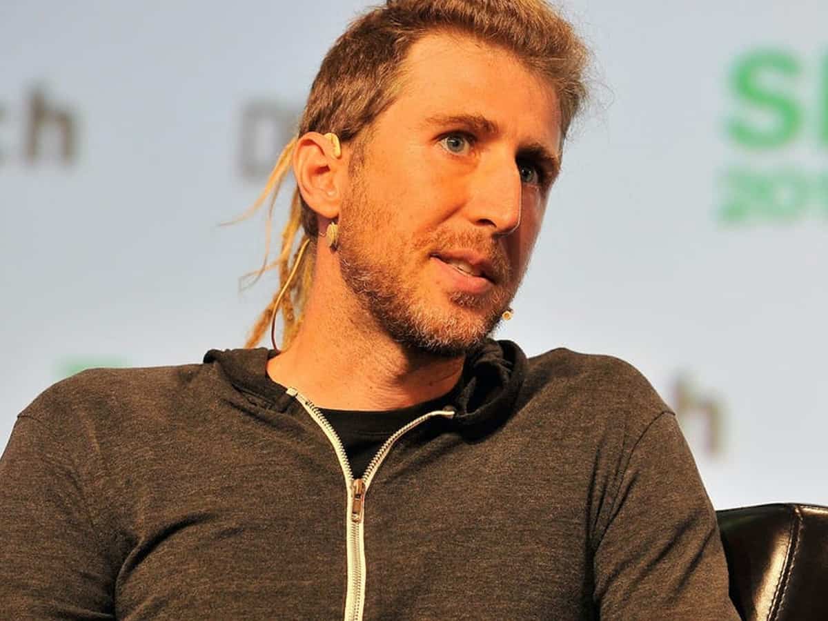 Encrypted messaging app Signal's CEO steps down