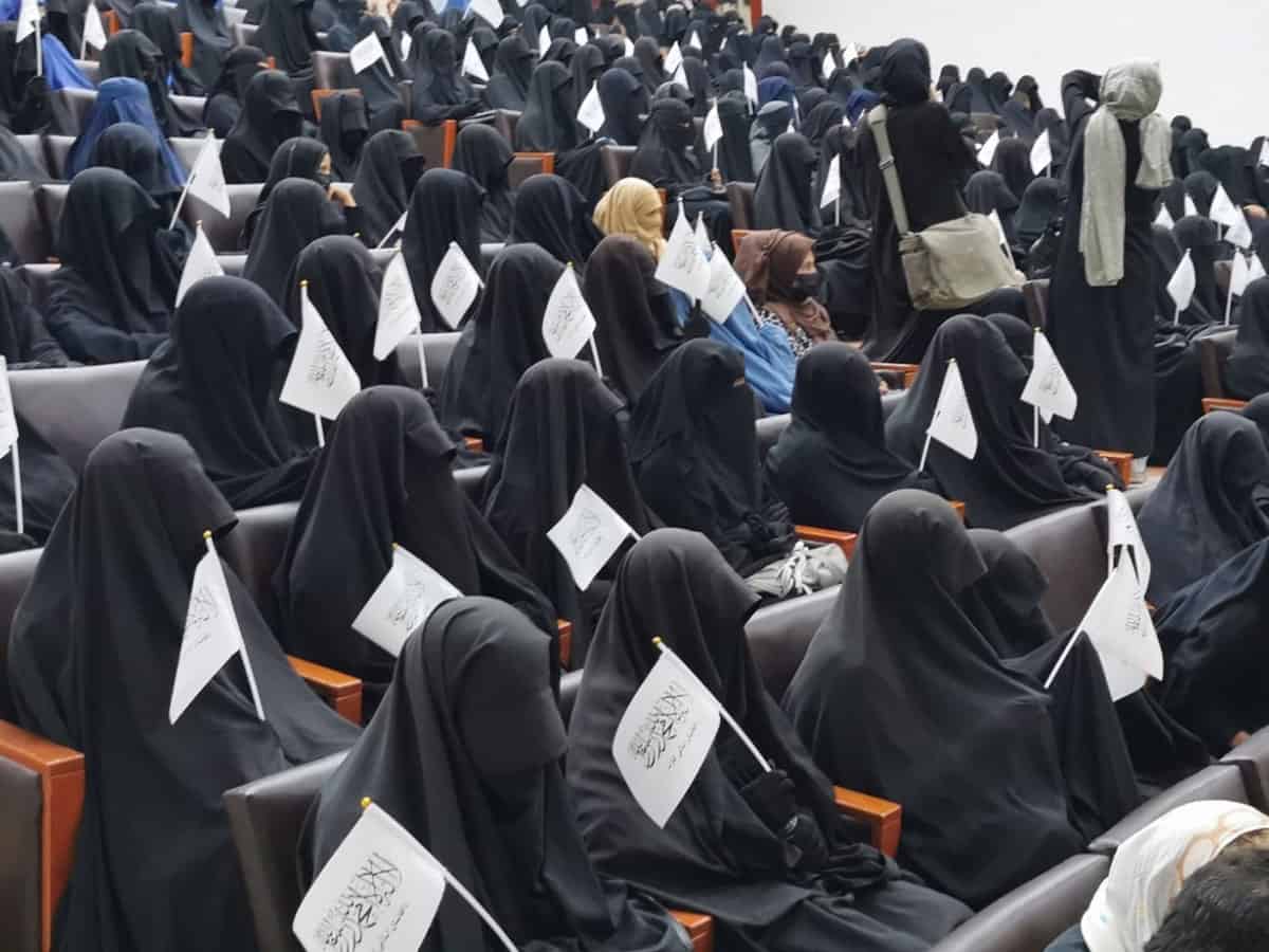 Afghan women submit demands to Taliban delegates in Oslo