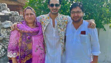 Happy Birthday Umar Riaz: See his home, family & other photos