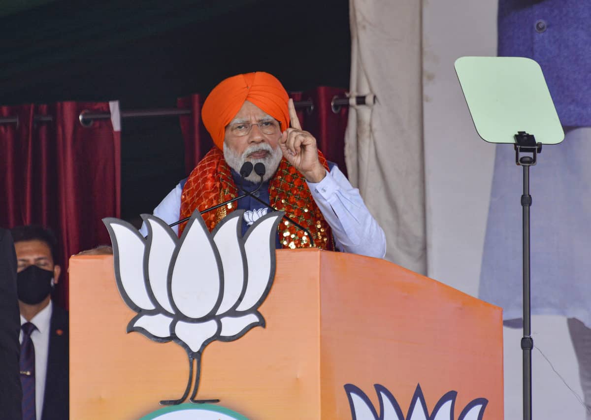 Prime Minister Narendra Modi with Amarinder Singh in Jalandhar