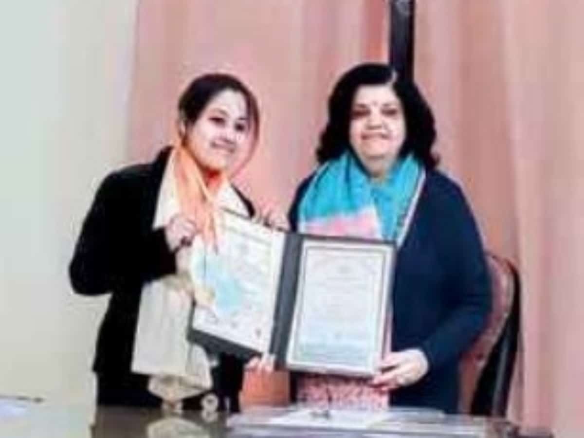 Muslim girl in Uttar Pradesh wins 5 medals in Sanskrit