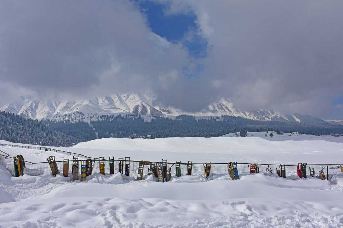 Constant western disturbances to give heavy snowfall in upper hills