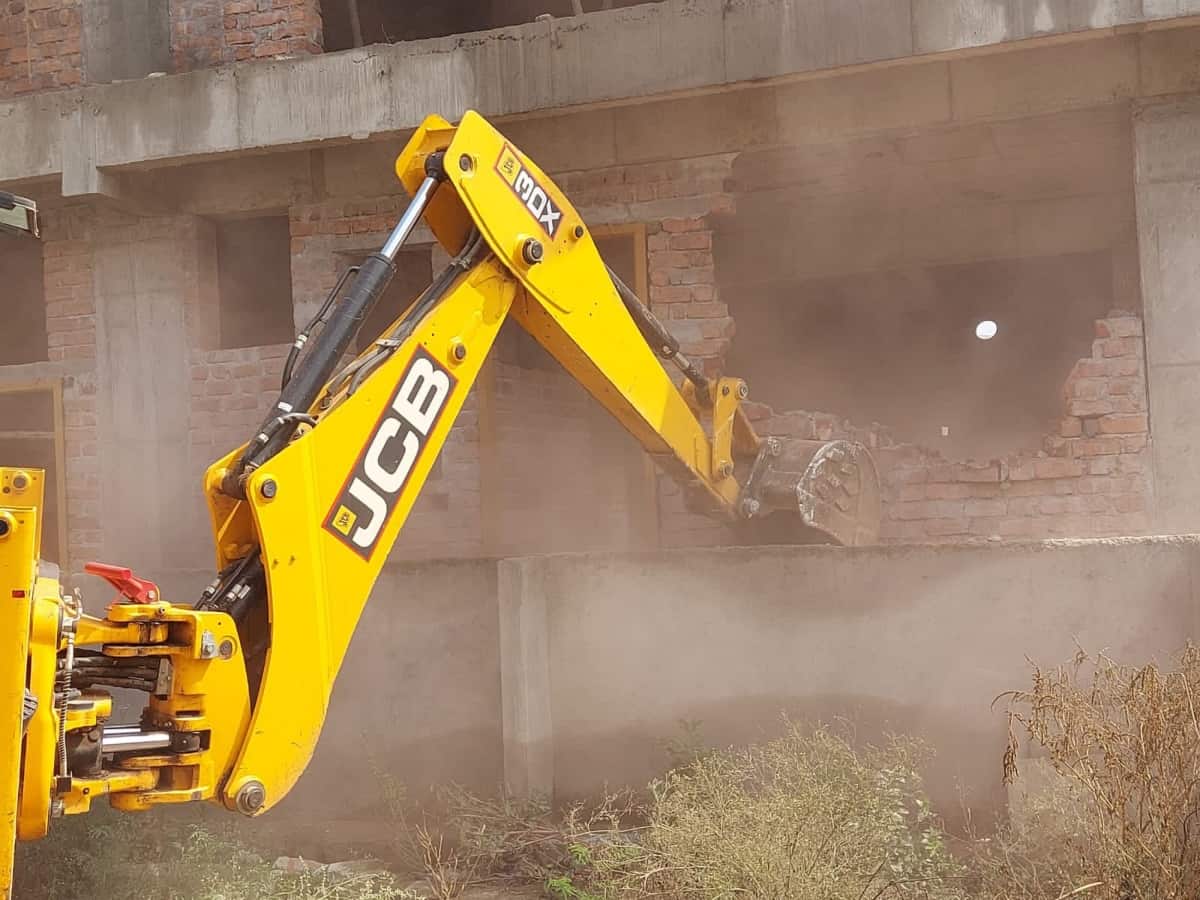 Hyderabad: Officials conduct demolition drive at Raidurg