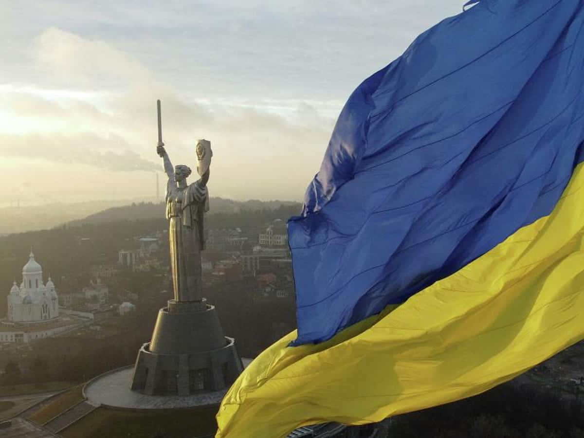 With war looming, Gulf countries call on their citizens to leave Ukraine