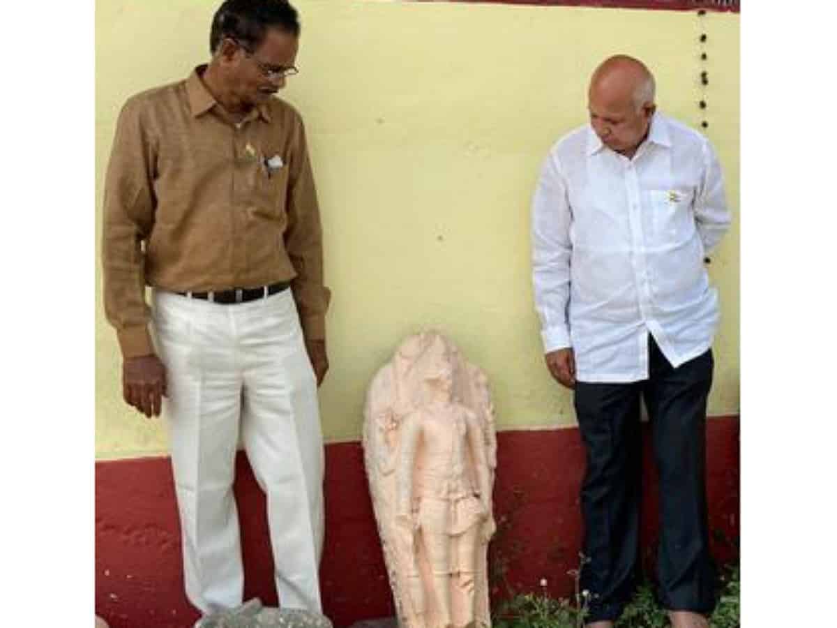 Telangana: 1200-year-old sculptures found in Nalgonda district