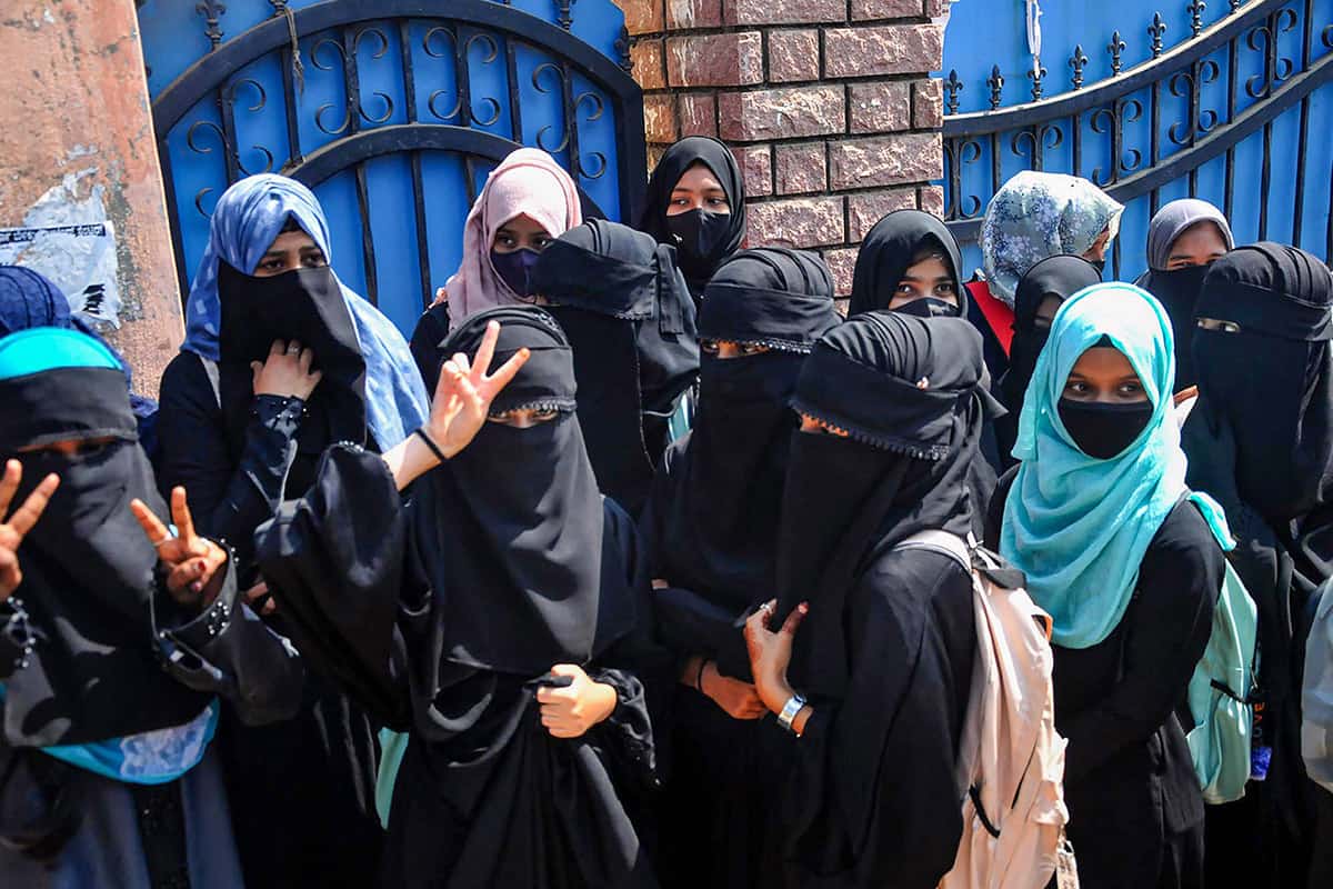 Hijab row: Muslim students harassed by Hindu youth at Mangalore