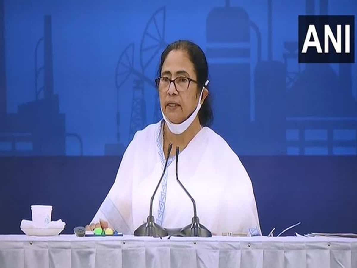 Mamata Banerjee speaks to Sharad Pawar, expresses support after arrest of Nawab Malik