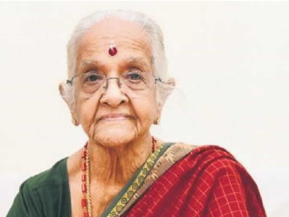94-year-old Kamakshi Subramanian