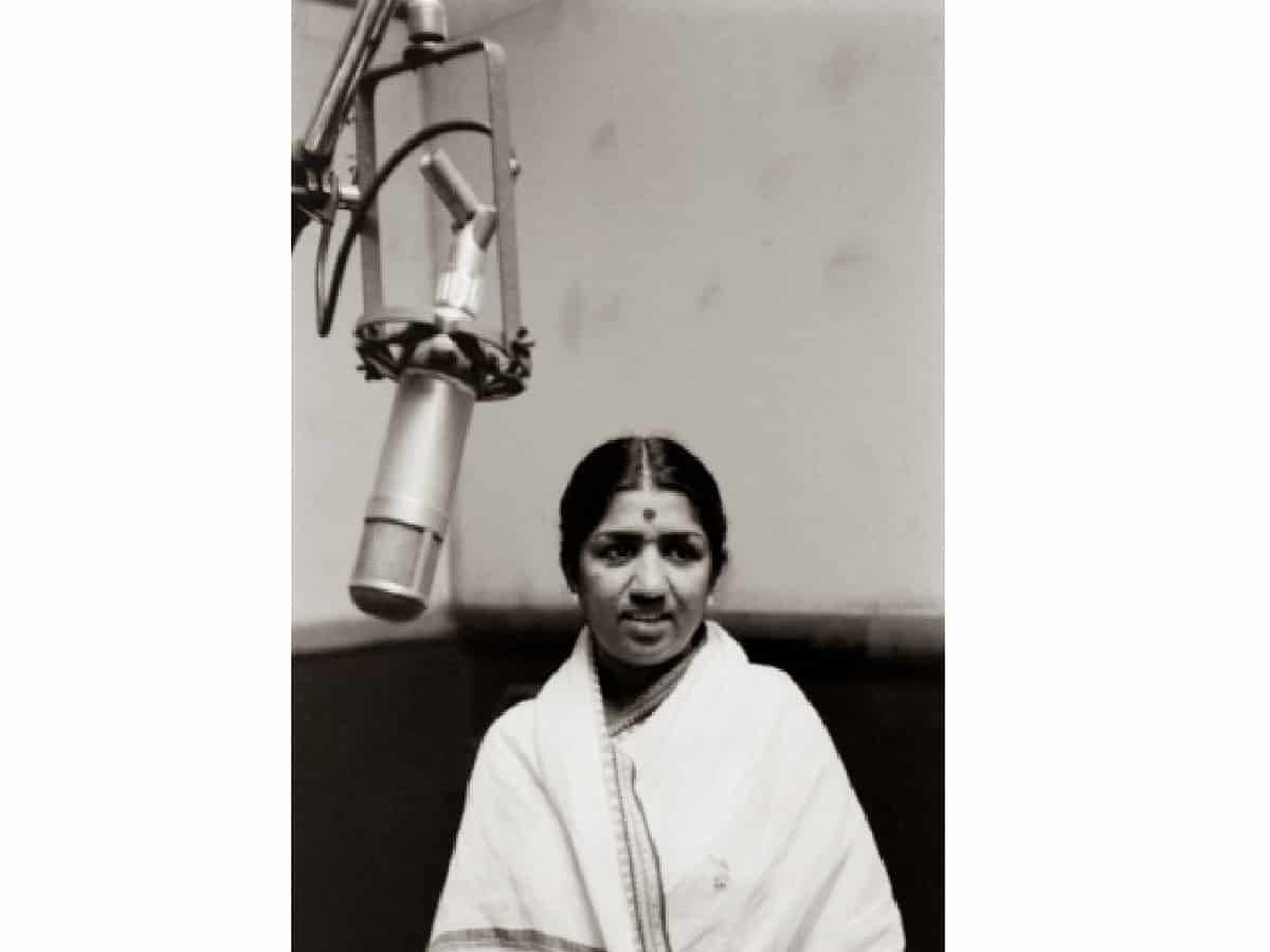 singer Lata Mangeshkar