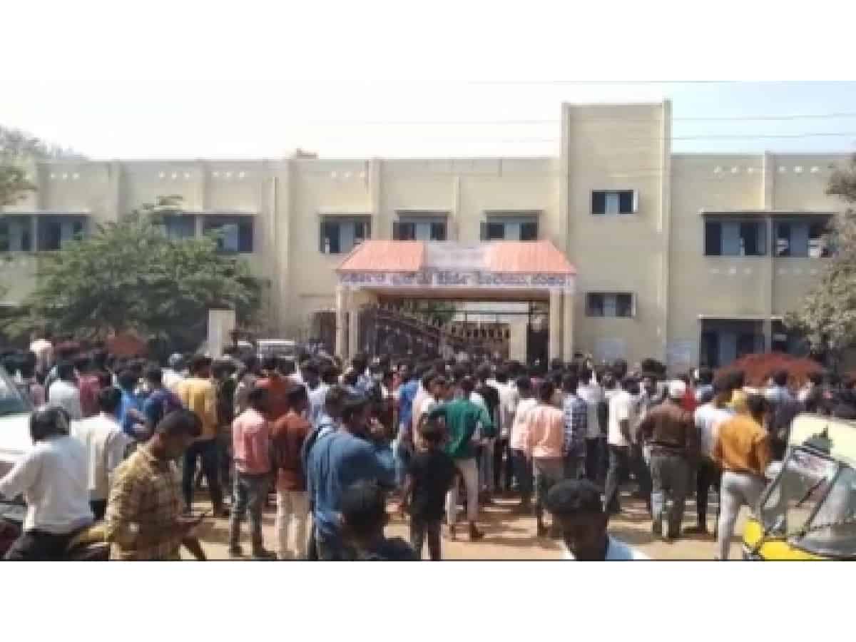 violent mob in the Harihar First Grade College campus