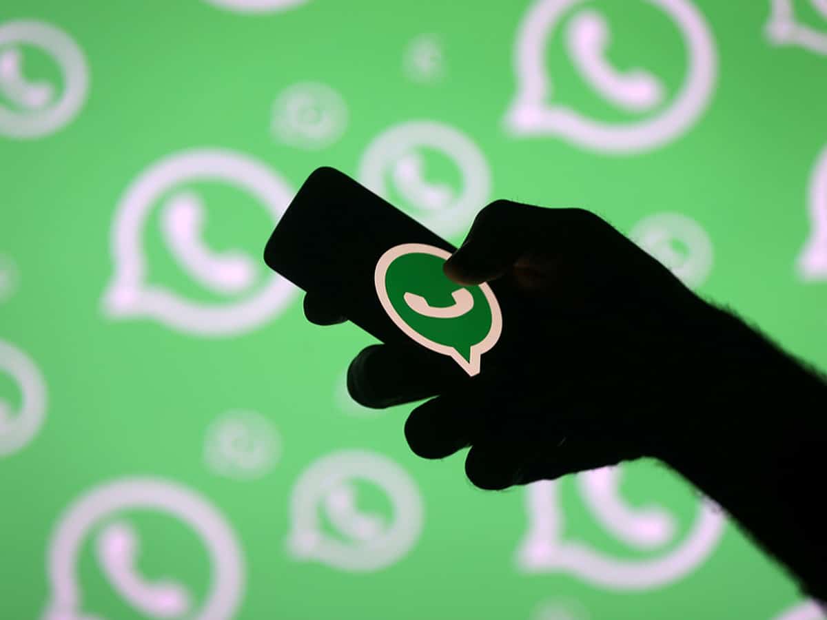 WhatsApp launches 'forward media with caption' feature on iOS