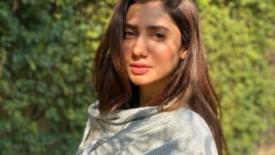 Mahira Khan's elegant ethnic look sends Internet into a frenzy