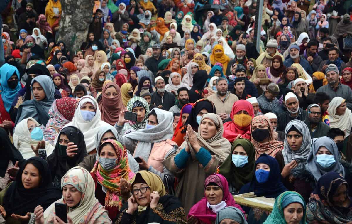 Muslims at Hazratbal shrine on Mehraj-ul-Alam